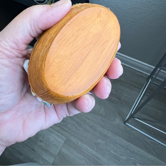 🌷Vintage White Kittens in Basket Trinket Holder - Picture 6 of 6